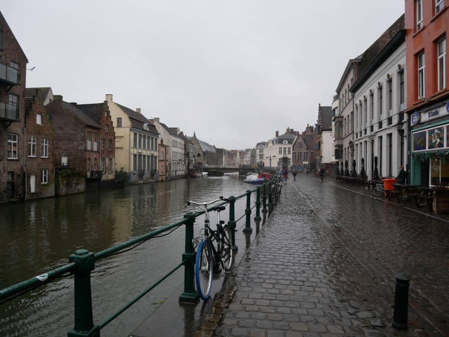 view of the canal from 't Patershol in the rain