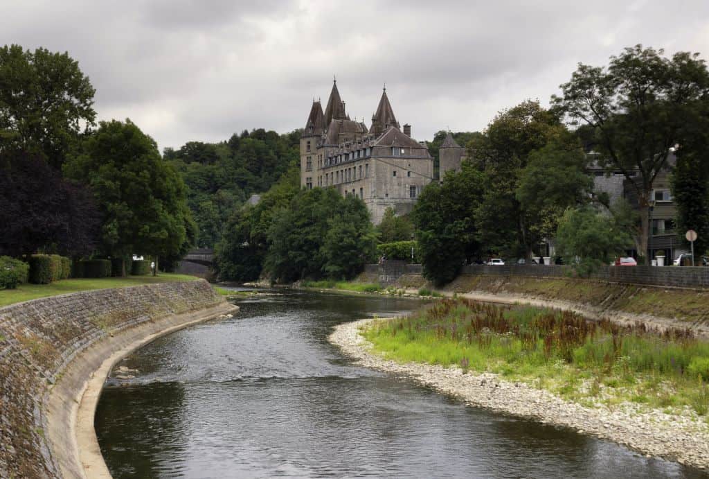 The river Ourthe with the Castle of Durbuy in the background.