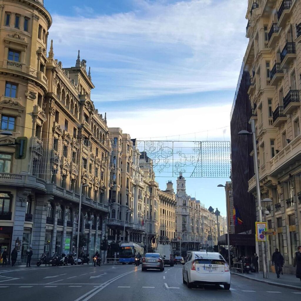 Center of Sablon with the overlooking building