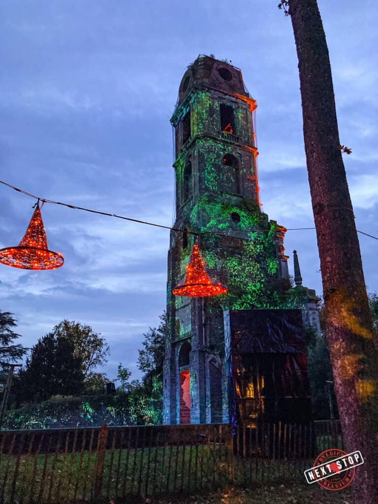 Pairi Daiza tower with lights at night