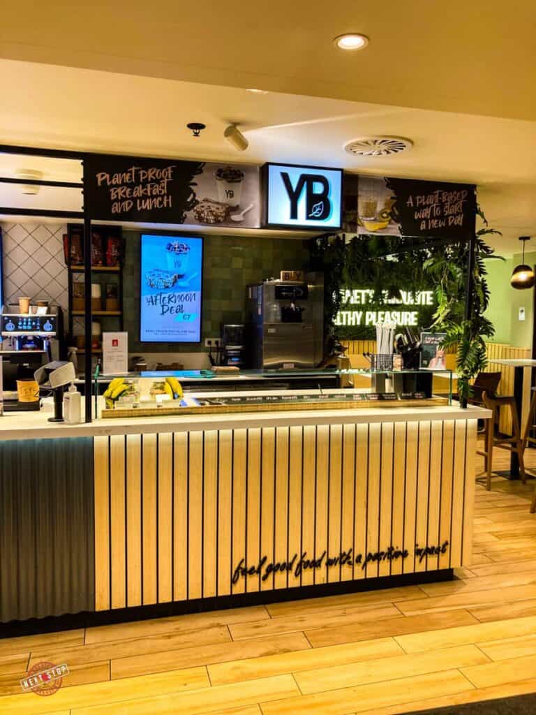 Aesthetic food stall in Brussels Central Station.