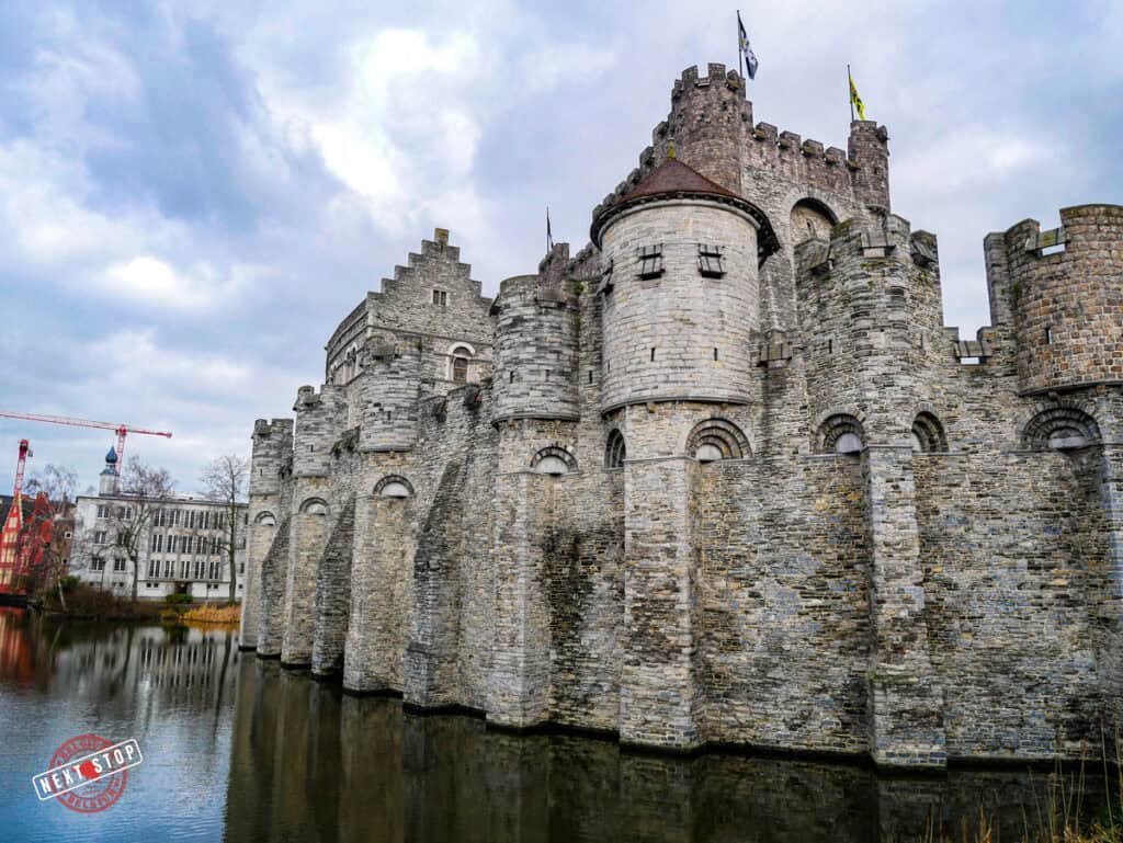 A full shot of the Gravensteen Castle as seen from the bridge.