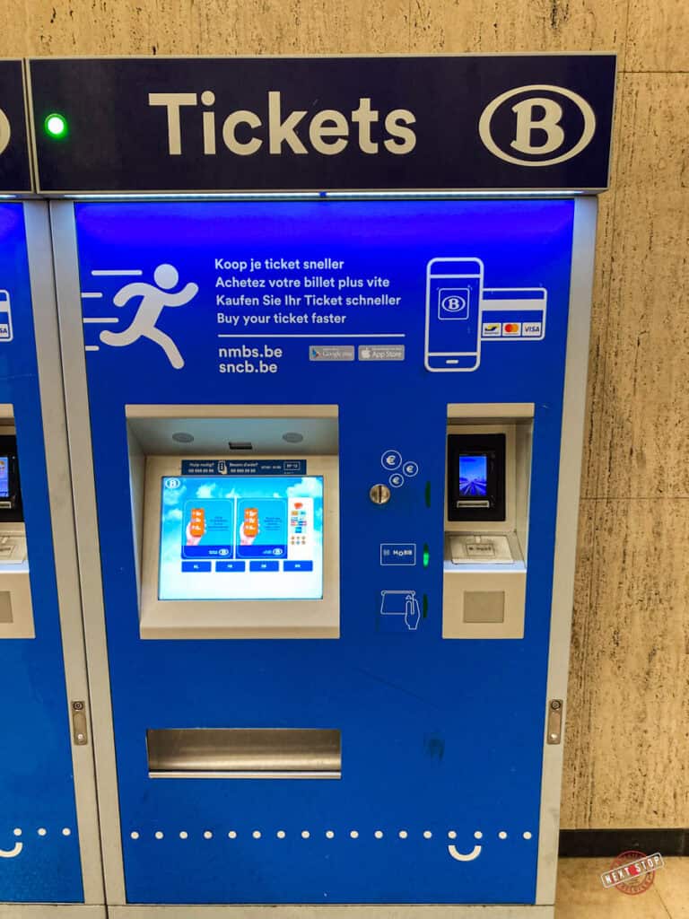 A Belgian self service kiosk to buy train tickets.