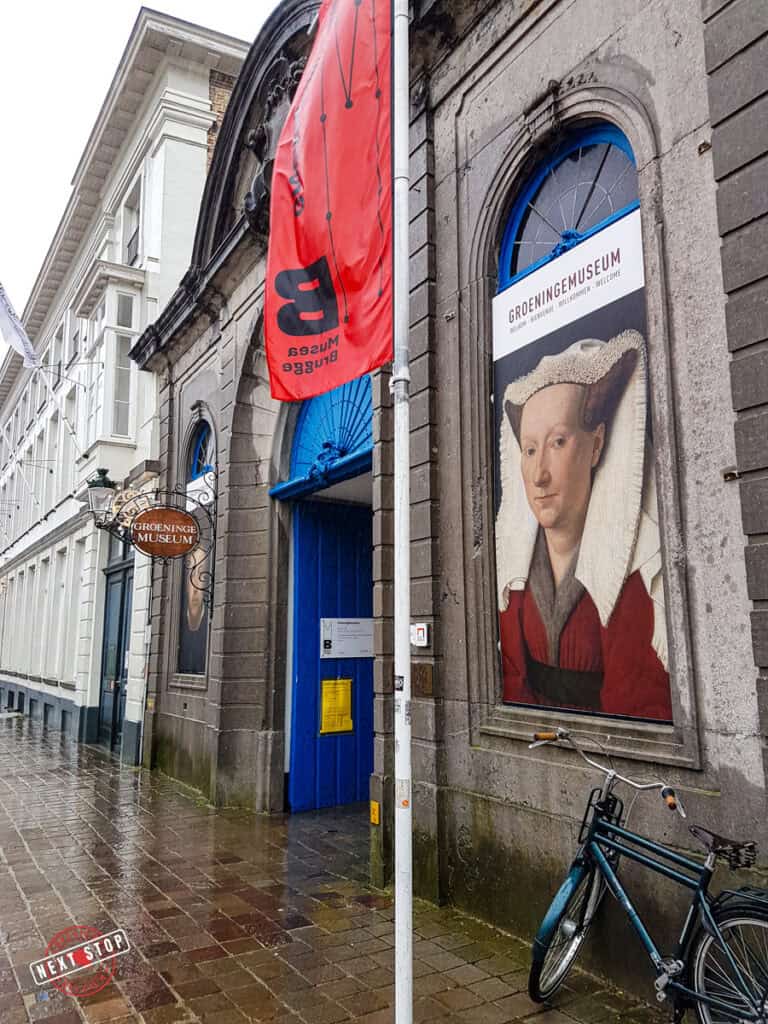 Front of the Groeningenmuseum with a red flag in front.